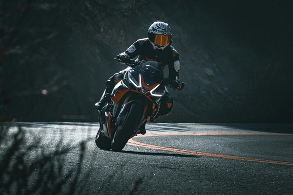 Tout savoir sur la location d'utilitaire 20m3 : astuces, avantages et critères de choix